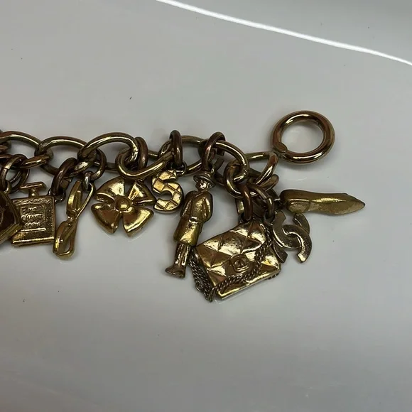 2002 Vintage CHANEL CHARM BRACELET - Picture 9 of 9
